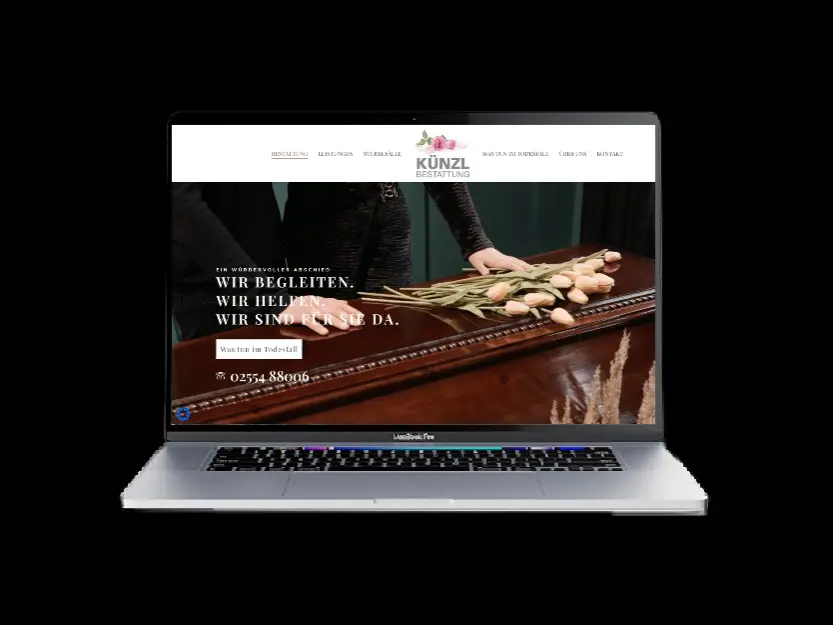 Ein Macbook Pro mit der Website der Bestattung Künzl auf dem Bildschirm - Werbung Bestatter